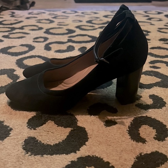Clarks Chryssa Jana Black Suede Ankle Strap Heels Size 10 - Picture 2 of 11